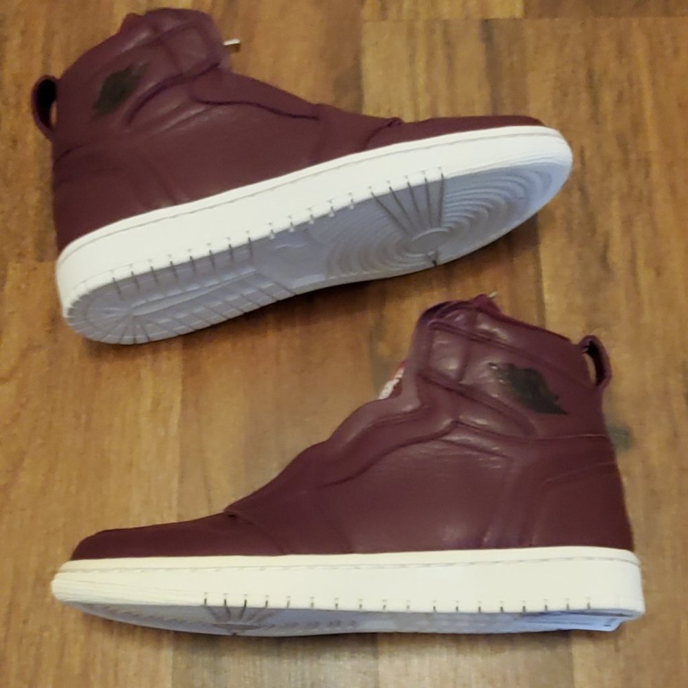 Air Jordan 1 Hi Zip Premium "Bordeaux" - Women 7 (Men US 5.5)
